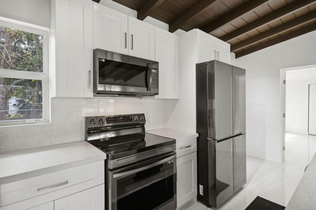 1530 NW 18th Court, Fort Lauderdale, FL 33311 Photo