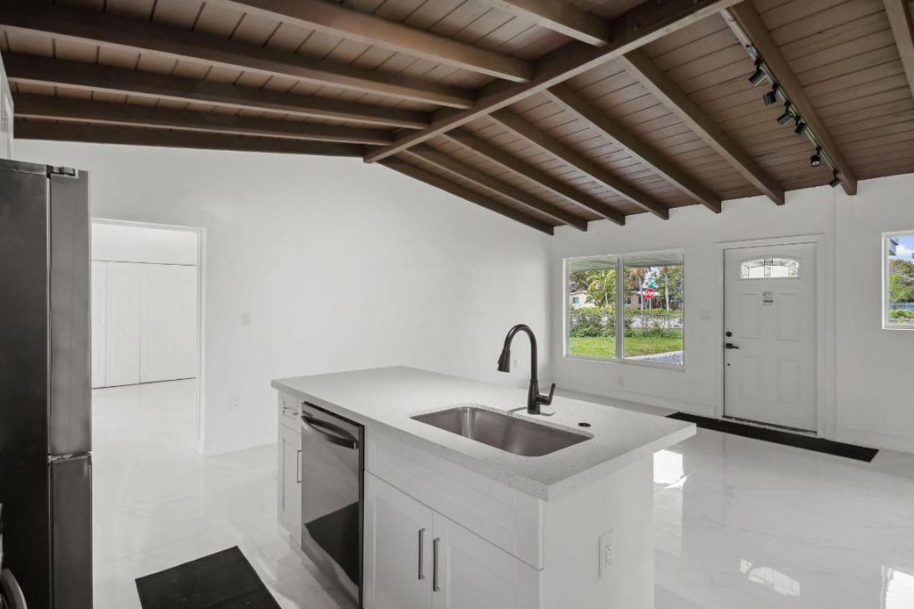 1530 NW 18th Court, Fort Lauderdale, FL 33311 Photo