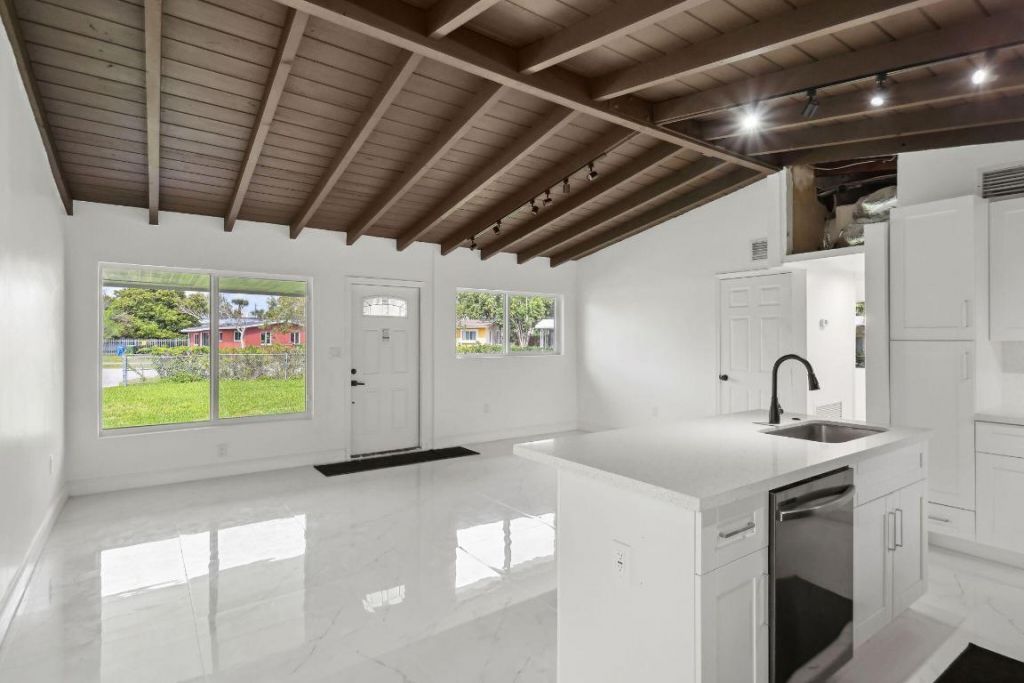 1530 NW 18th Court, Fort Lauderdale, FL 33311 Photo