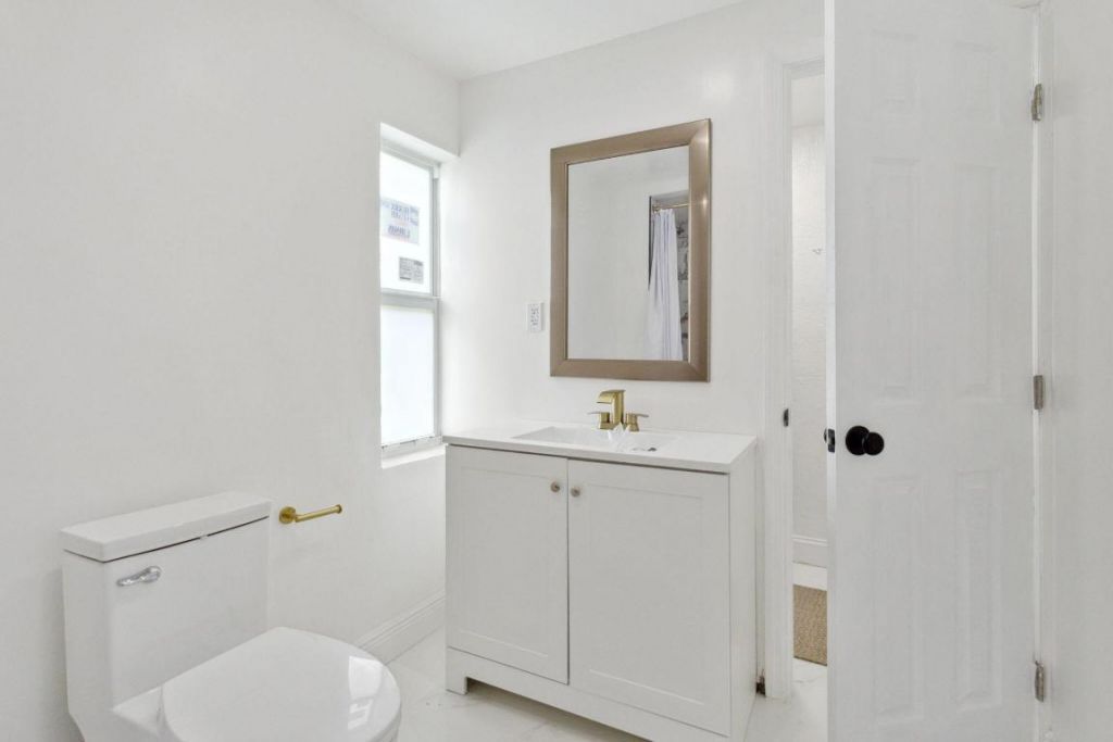 1530 NW 18th Court, Fort Lauderdale, FL 33311 Photo