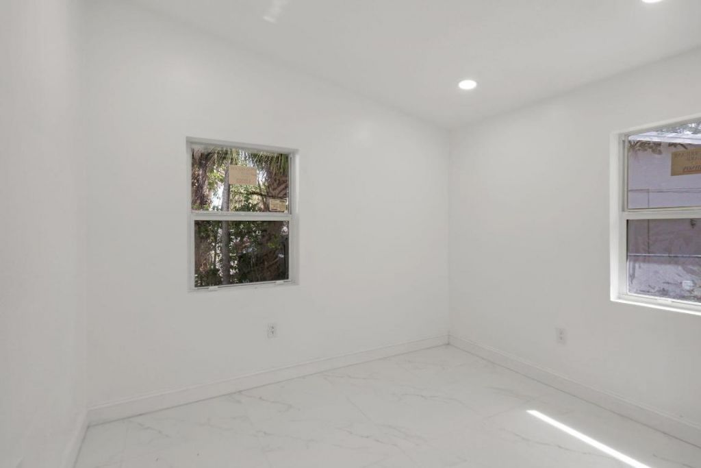 1530 NW 18th Court, Fort Lauderdale, FL 33311 Photo