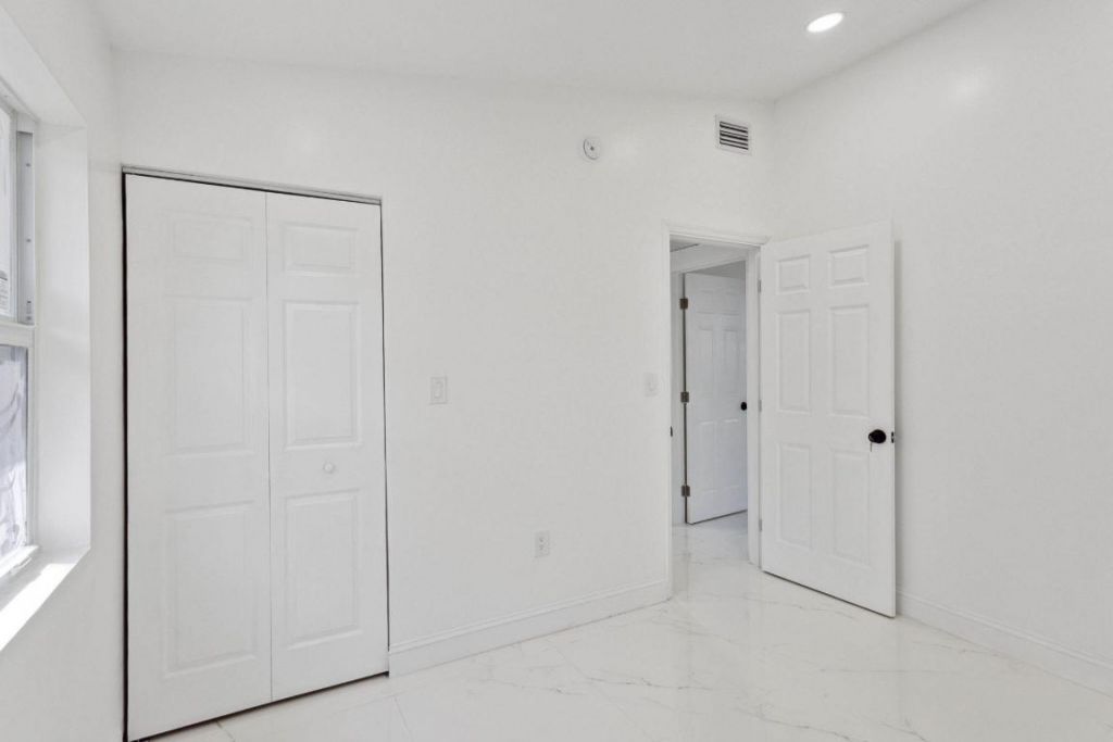 1530 NW 18th Court, Fort Lauderdale, FL 33311 Photo