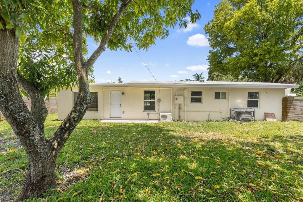 1530 NW 18th Court, Fort Lauderdale, FL 33311 Photo