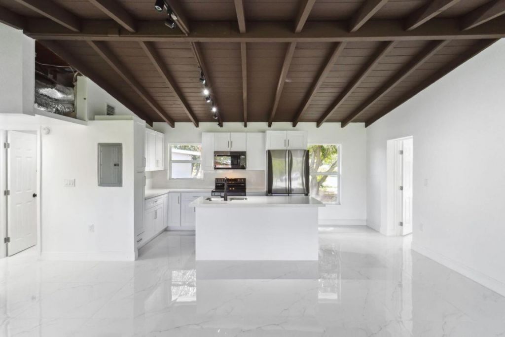 1530 NW 18th Court, Fort Lauderdale, FL 33311 Photo