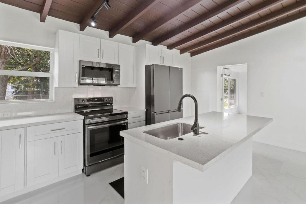 1530 NW 18th Court, Fort Lauderdale, FL 33311 Photo