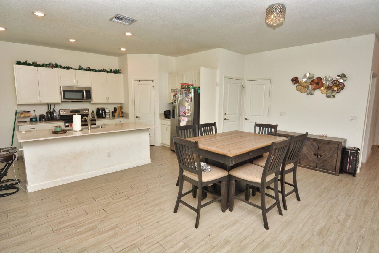 7487 NW Deysbrook Lane, Port Saint Lucie, FL 34987 Photo