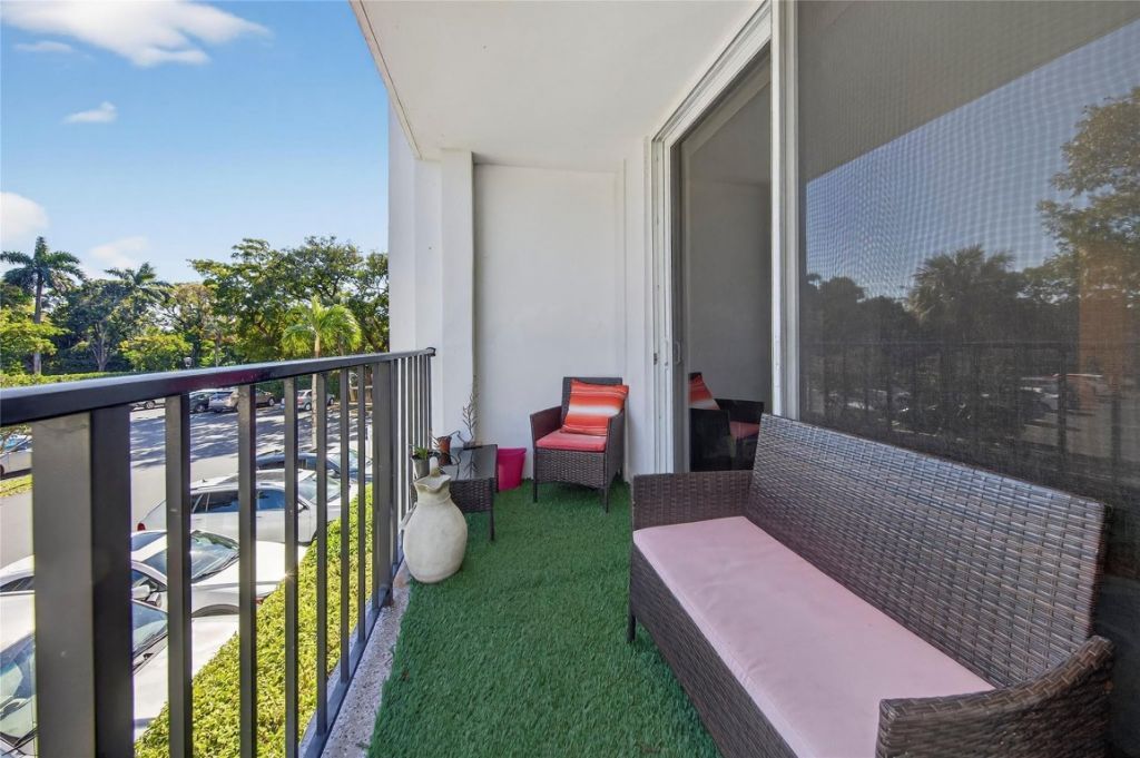 1800 N Andrews Avenue, Unit 2F, Fort Lauderdale, FL 33311 Photo