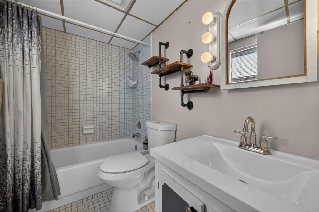 1800 N Andrews Avenue, Unit 2F, Fort Lauderdale, FL 33311 Photo