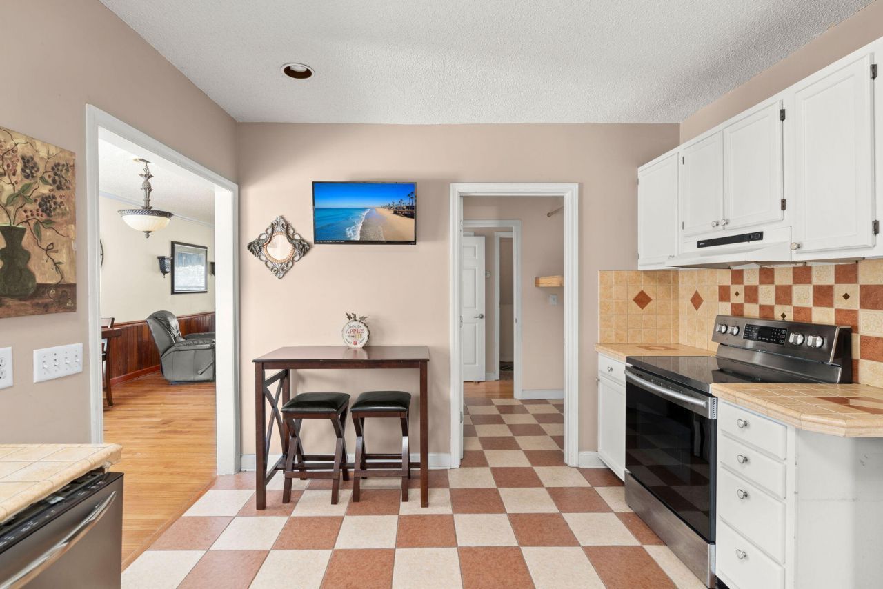 417 Dennis Avenue Photo 16