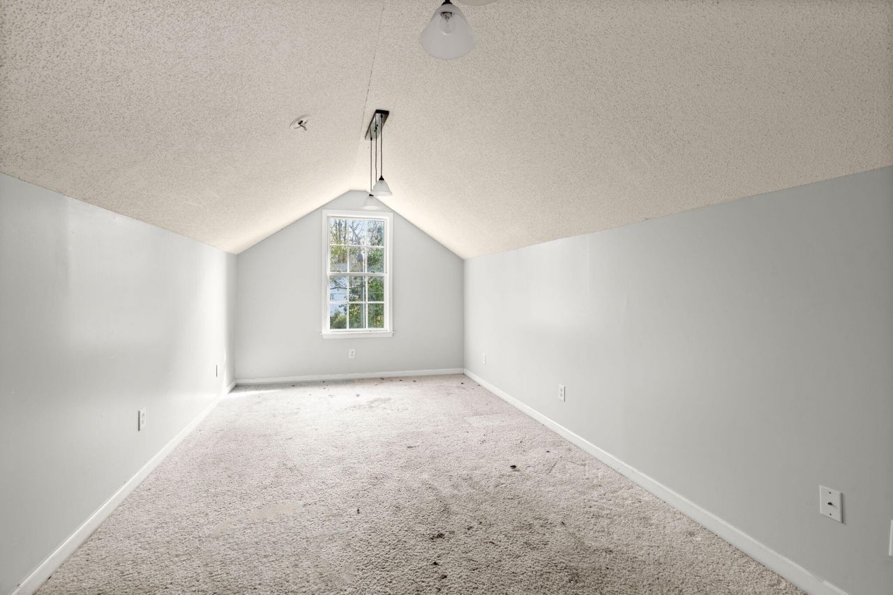 417 Dennis Avenue Photo 31