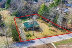 417 Dennis Avenue photo 4