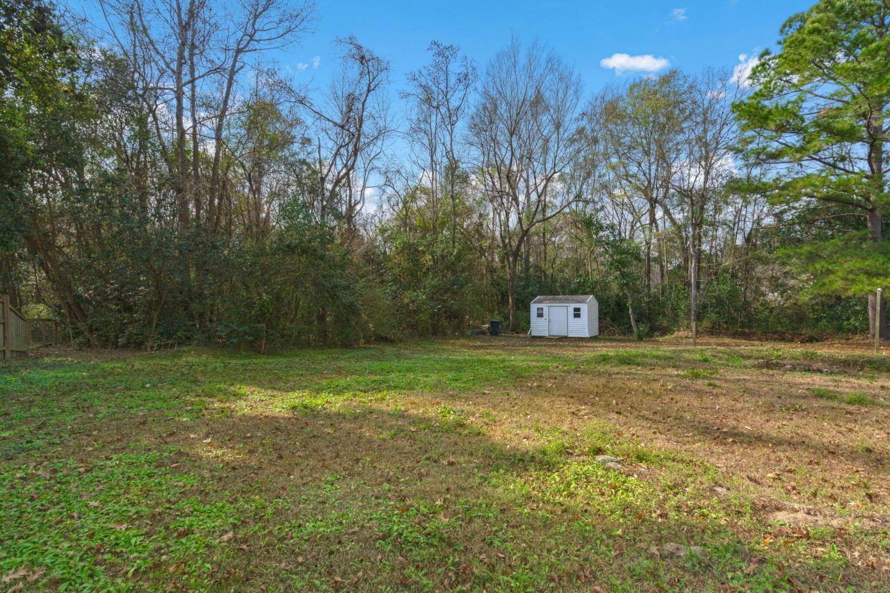 417 Dennis Avenue Photo 40