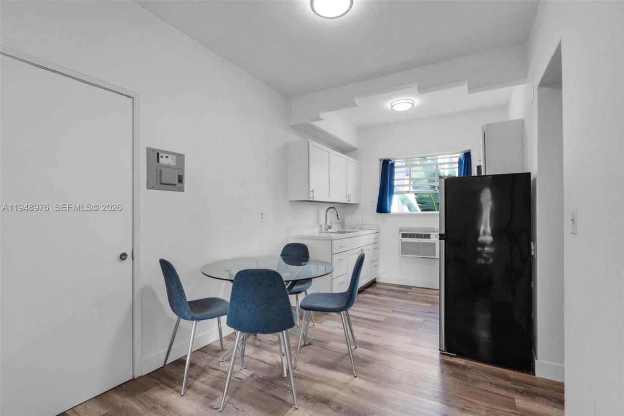 1009 Meridian Ave, Unit 15, Miami Beach, FL 33139 Photo