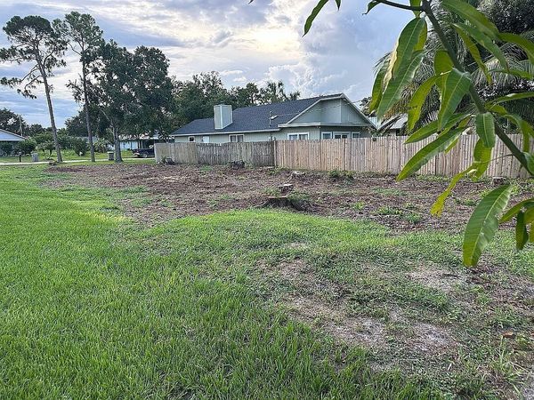 1530 17th Court SW, Vero Beach, FL 32962