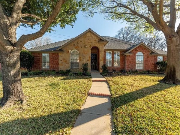 625 Palo Duro Drive, Hurst, TX 76054