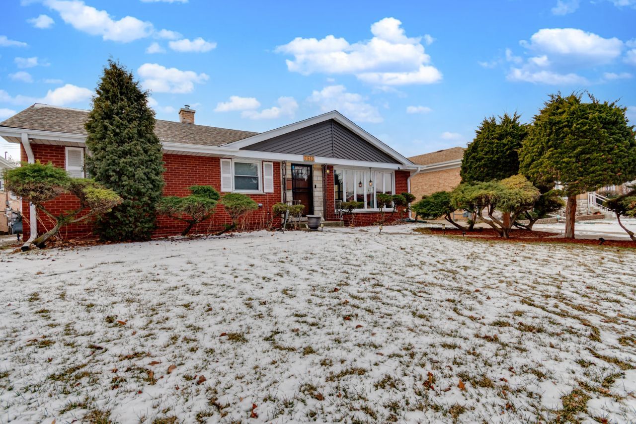 7513 W Ainslie Street, Harwood Heights, IL 60706 Main Photo