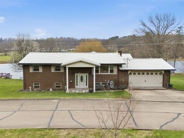 20 Mustang Acres, Parkersburg, WV 26104