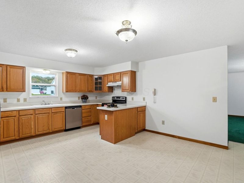 1916 Country Place, Lancaster, OH 43130 Photo 9