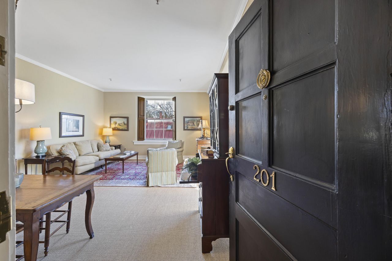67 Legare Photo 16
