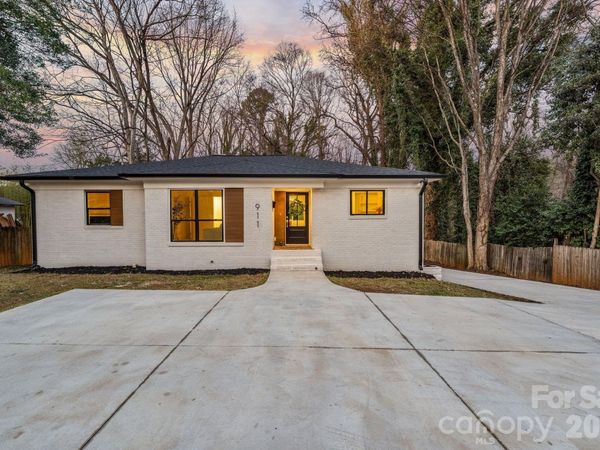 911 E Woodlawn Road, Charlotte, NC 28209