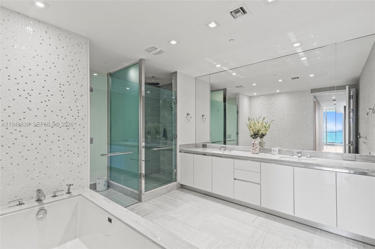 16901 Collins Ave, Unit 1203, Sunny Isles Beach, FL 33160 Photo