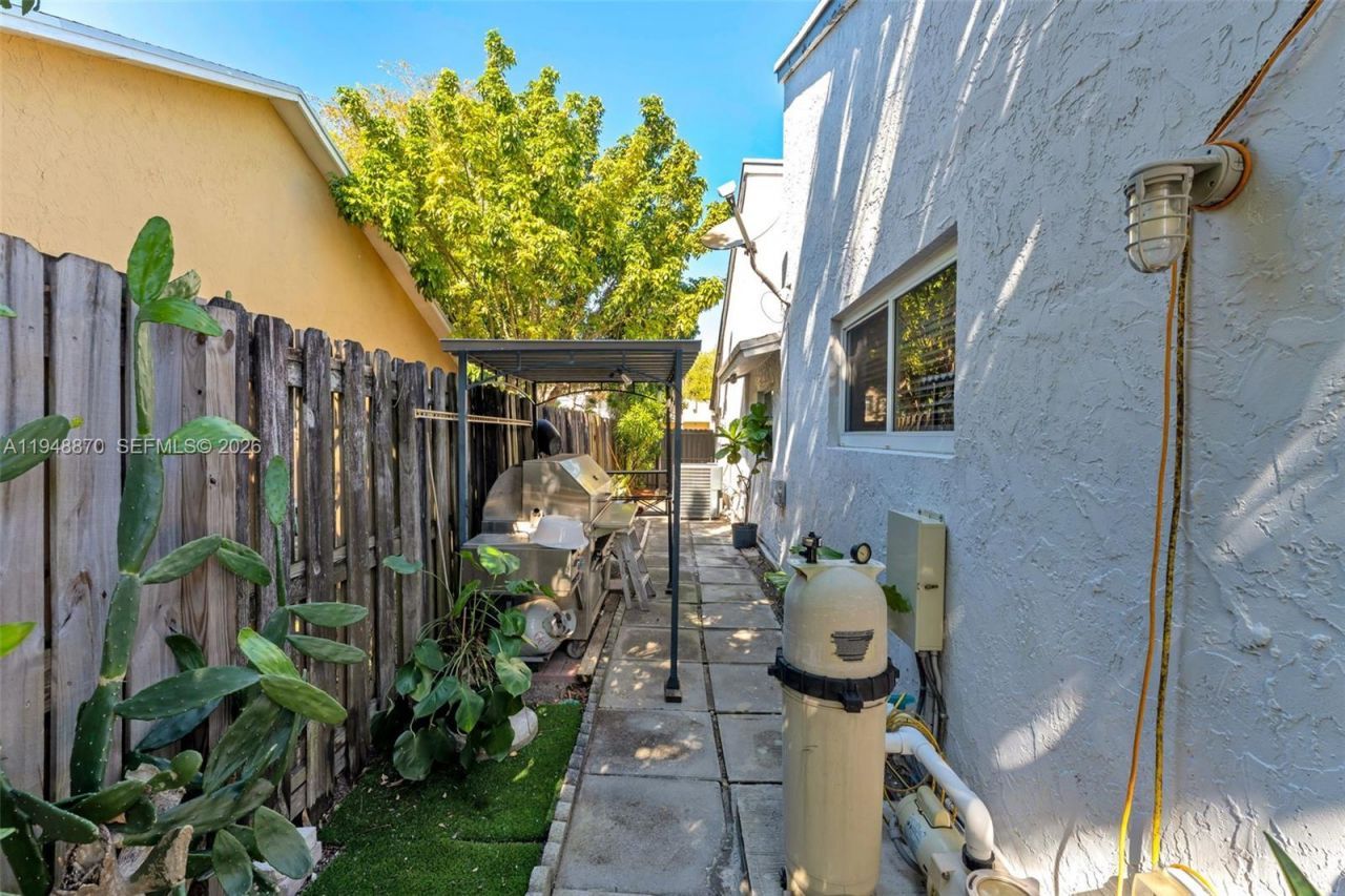 12210 SW 92nd St, Miami, FL 33186 Photo