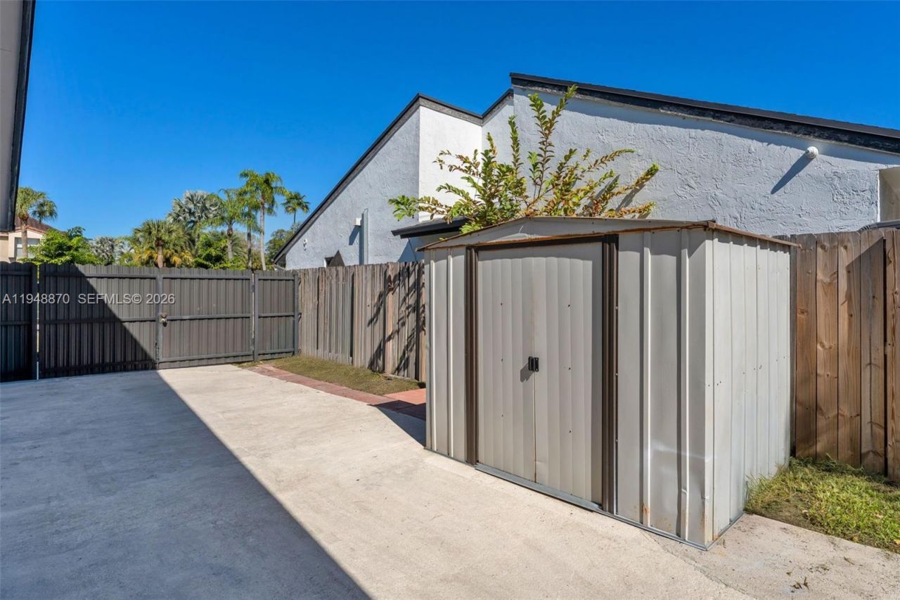 12210 SW 92nd St, Miami, FL 33186 Photo