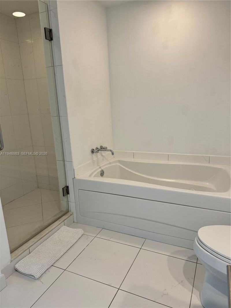 500 Brickell Ave, Unit 1704, Miami, FL 33131 Photo