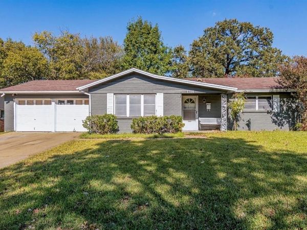 1700 Sagebrush Trail, Euless, TX 76040