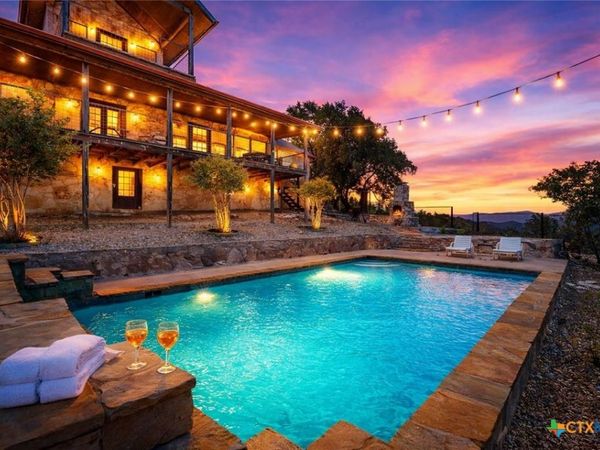 360 Bluebonnet, Concan, TX 78801