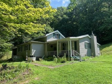 1497 Newcomb Creek Road, Wayne, WV 25570
