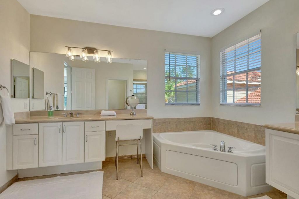 106 Via Santa Cruz, Jupiter, FL 33458 Photo