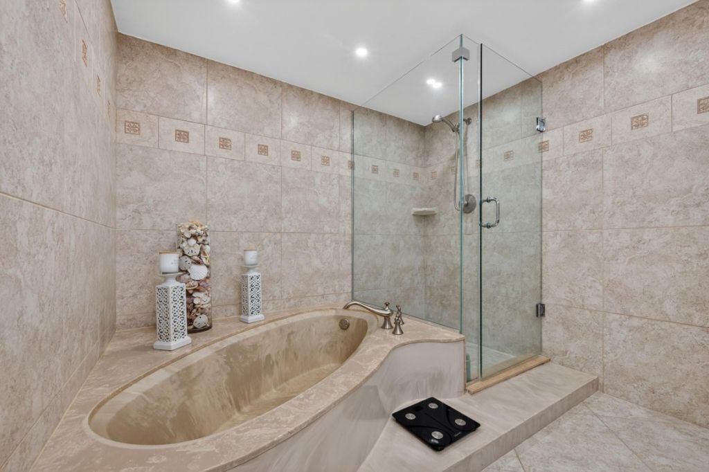 4200 N Ocean Drive, Unit 1- 1101, Singer Island, FL 33404 Photo