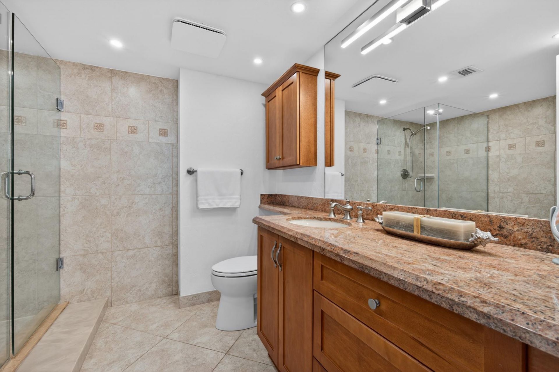 4200 N Ocean Drive, Unit 1- 1101, Singer Island, FL 33404 Photo