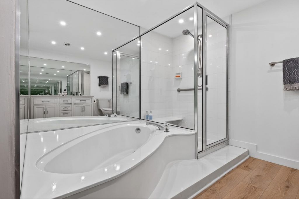 4200 N Ocean Drive, Unit 1-1106, Riviera Beach, FL 33404 Photo