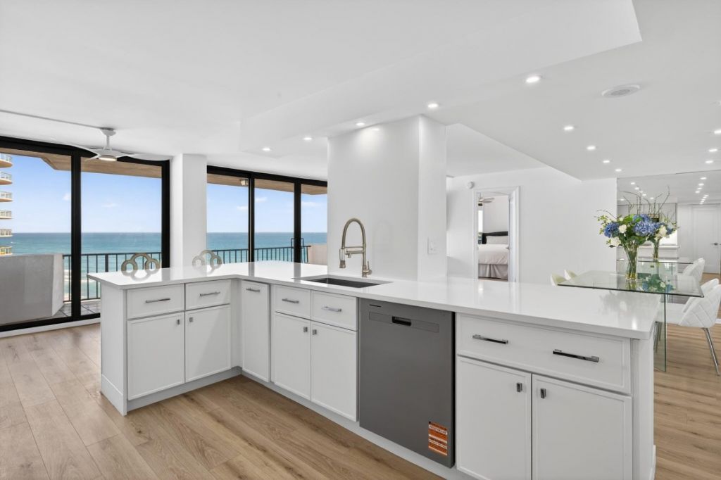 4200 N Ocean Drive, Unit 1-1106, Riviera Beach, FL 33404 Photo