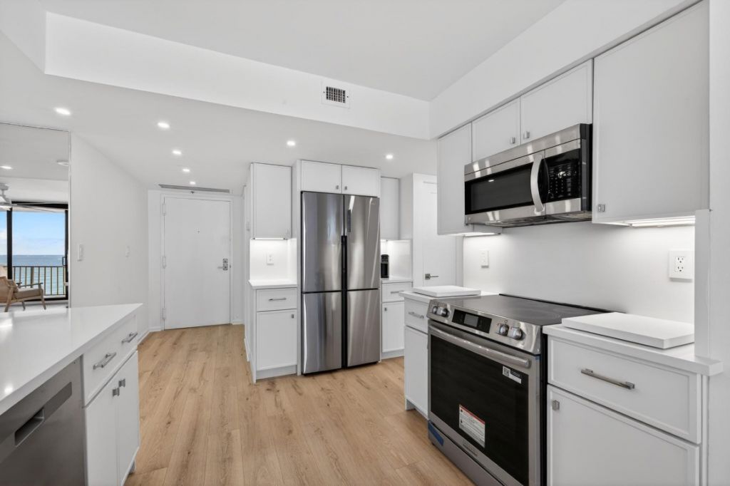 4200 N Ocean Drive, Unit 1-1106, Riviera Beach, FL 33404 Photo