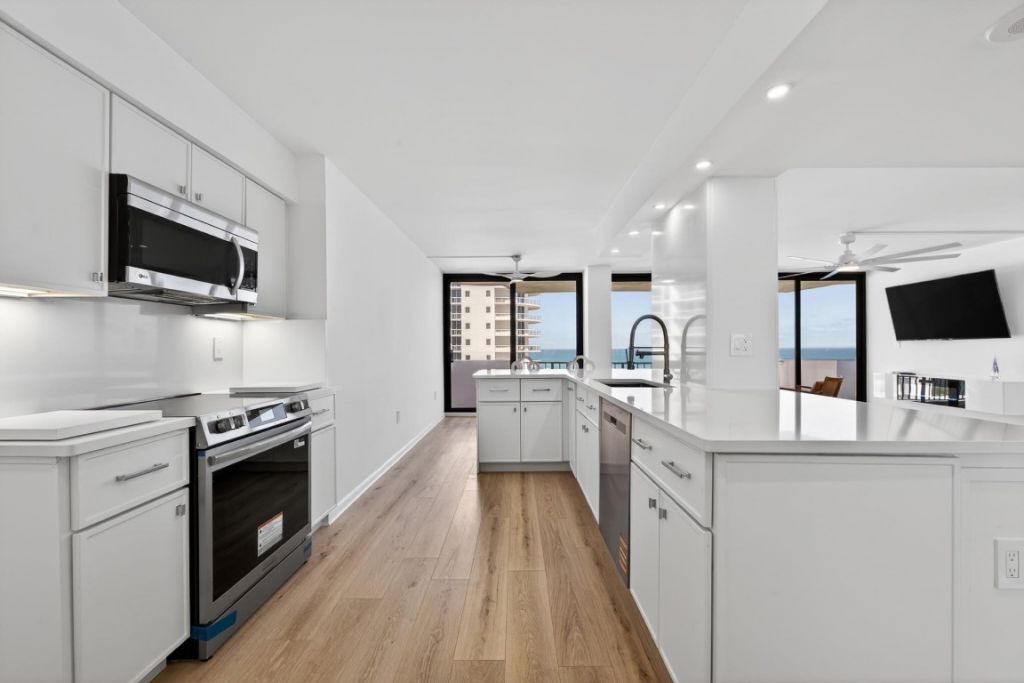 4200 N Ocean Drive, Unit 1-1106, Riviera Beach, FL 33404 Photo