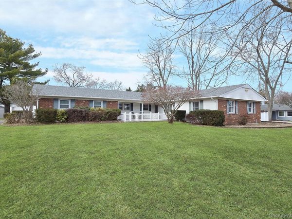 33 Segatogue Lane, South Setauket, NY 11720