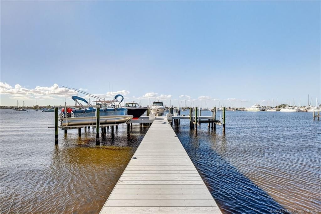 334 SW Atlanta Avenue Sw, Stuart, FL 34994 Photo