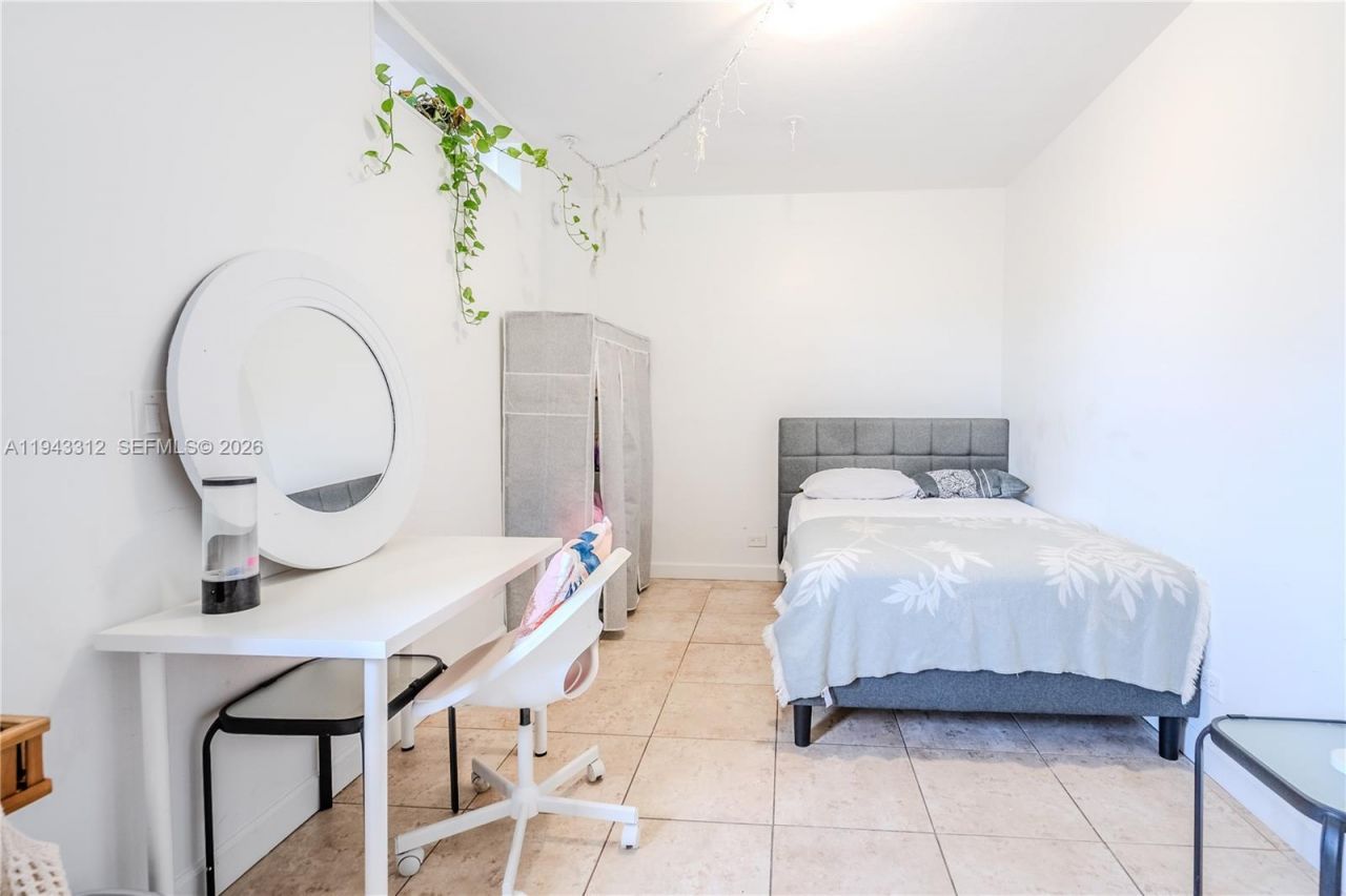 7441 Wayne Ave, Unit 2H, Miami Beach, FL 33141 Photo