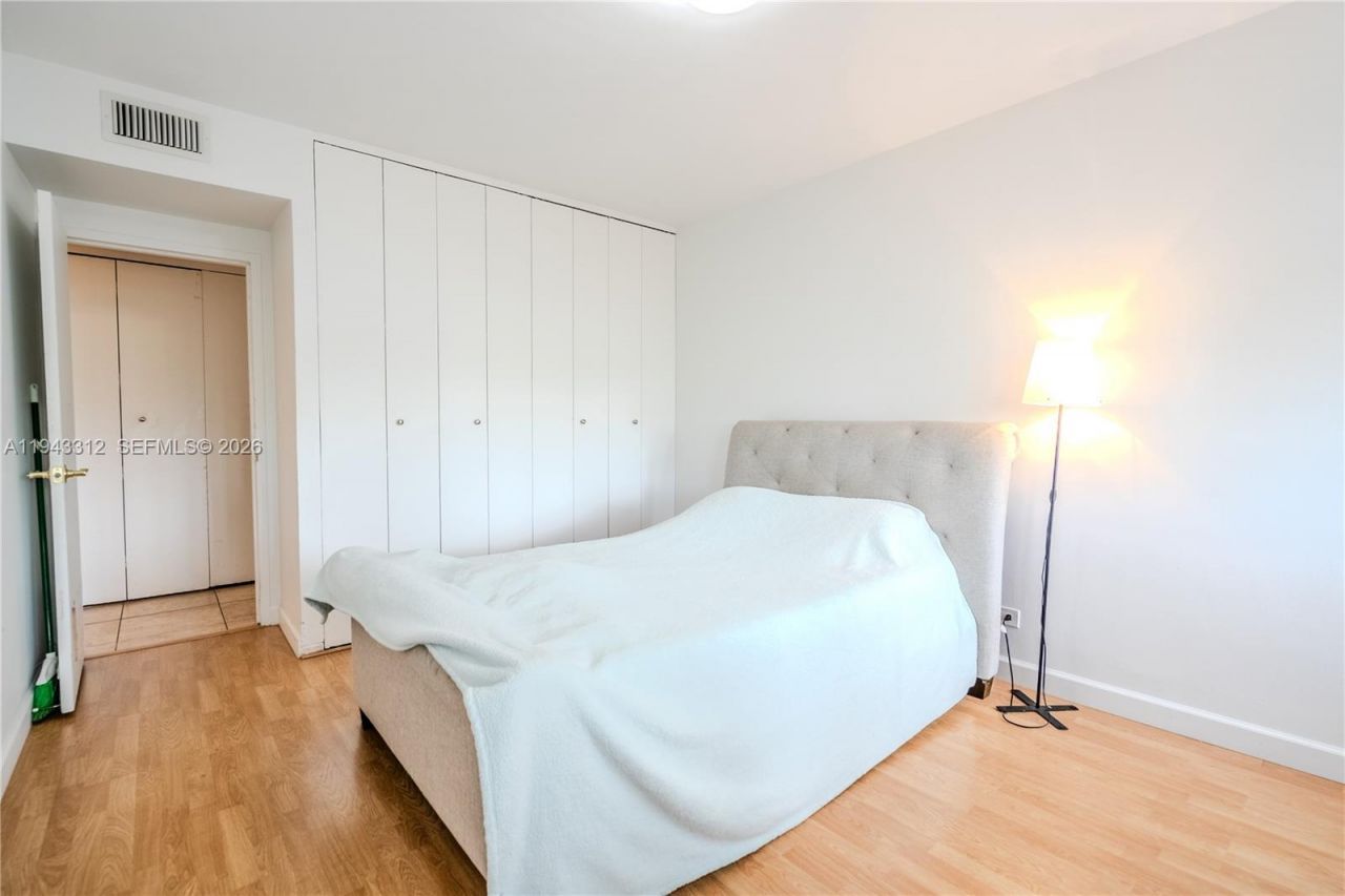 7441 Wayne Ave, Unit 2H, Miami Beach, FL 33141 Photo