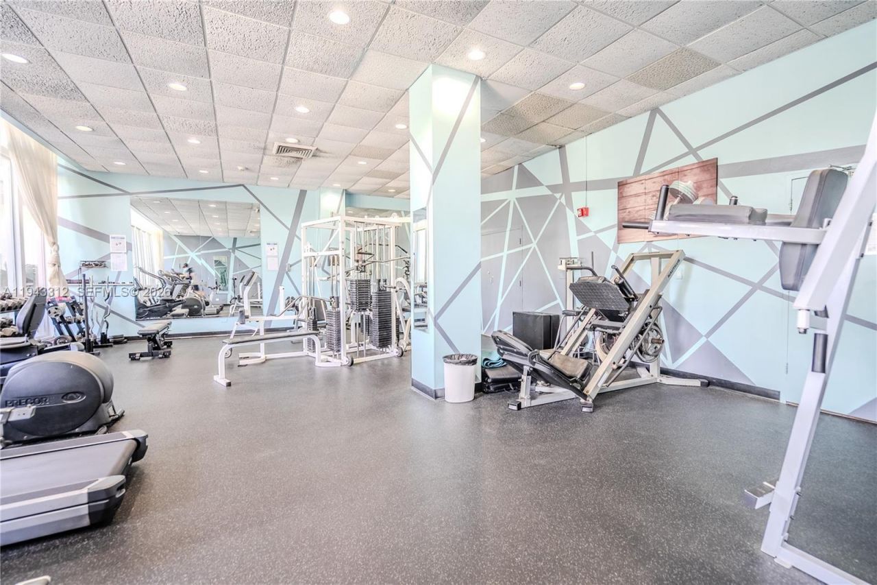 7441 Wayne Ave, Unit 2H, Miami Beach, FL 33141 Photo