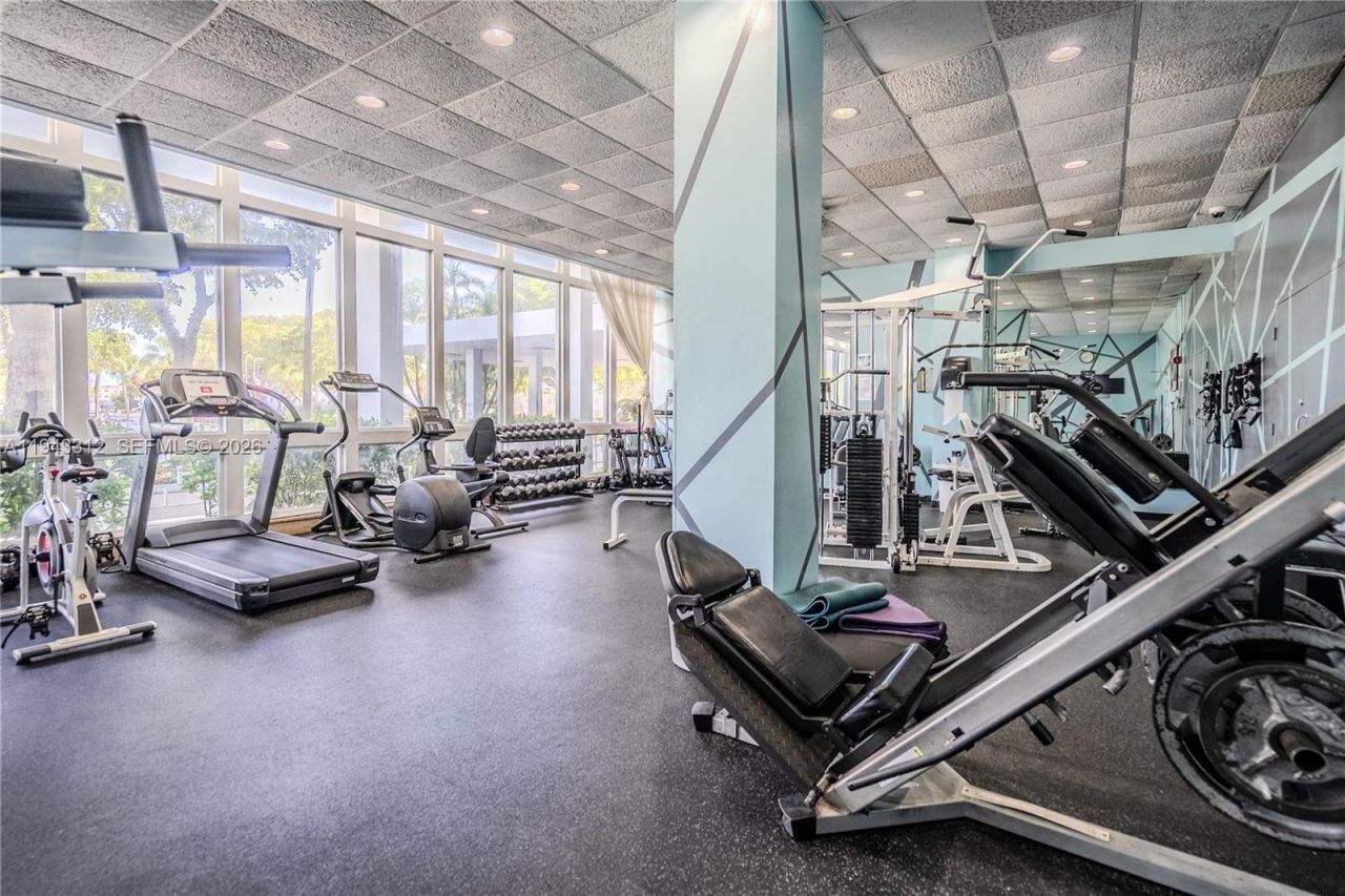 7441 Wayne Ave, Unit 2H, Miami Beach, FL 33141 Photo