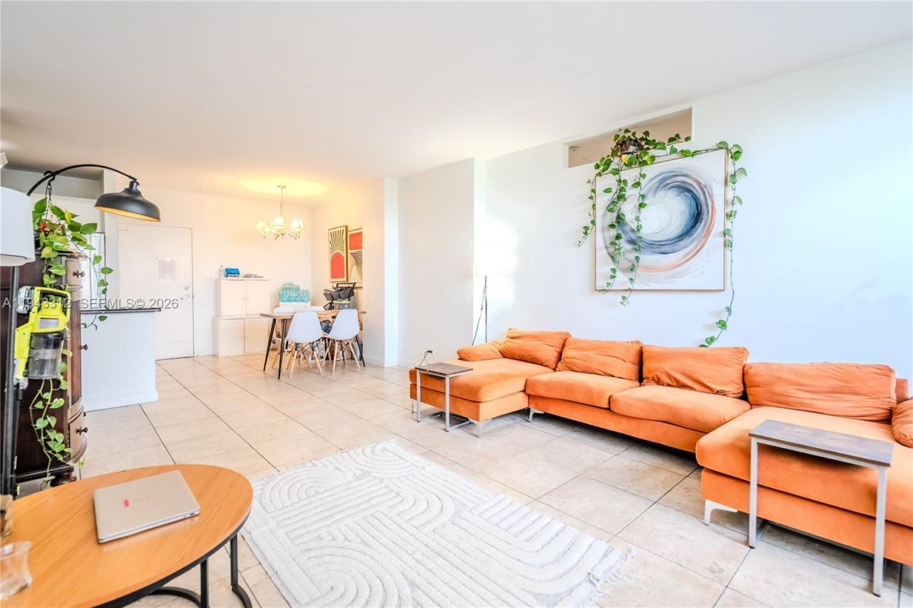 7441 Wayne Ave, Unit 2H, Miami Beach, FL 33141 Photo