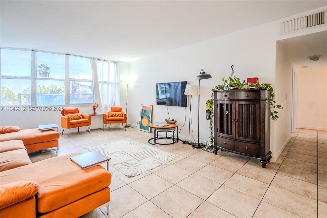 7441 Wayne Ave, Unit 2H, Miami Beach, FL 33141 Photo