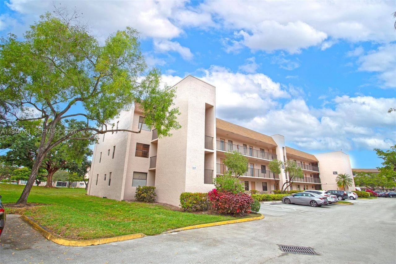 2941 N Nob Hill Rd , Unit 208, Sunrise, FL 33322 Photo