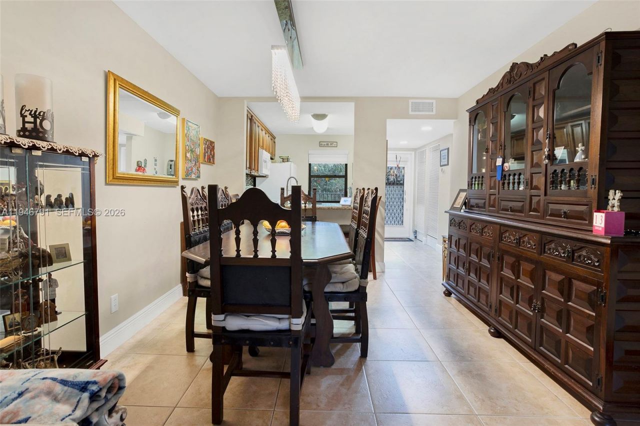 2941 N Nob Hill Rd , Unit 208, Sunrise, FL 33322 Photo