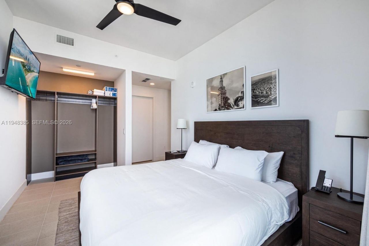 159 NE 6th St, Unit 5101, Miami, FL 33132 Photo