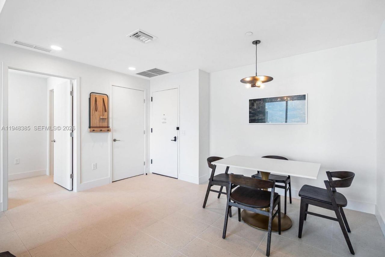 159 NE 6th St, Unit 5101, Miami, FL 33132 Photo